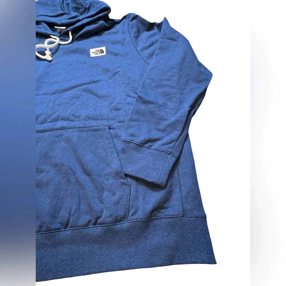 The North Face men’s Hoodie size XXL Blue Patch Logo Pullover‎ Standard Fit